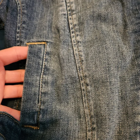 Jean jacket size xs with faux fur. - Picture 10 of 11